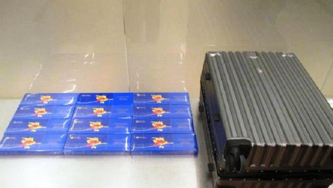 Красноярский край: Задержан чемодан, полный сигарет – фото