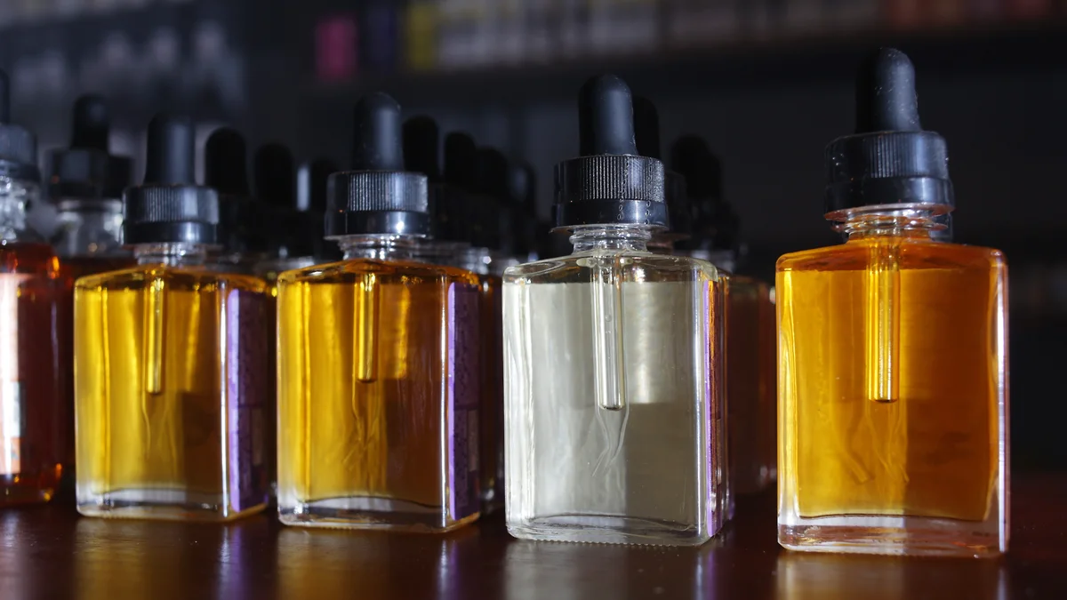 Свердловская область: Накрыли цех по производству нелегальной «жижи» – фото