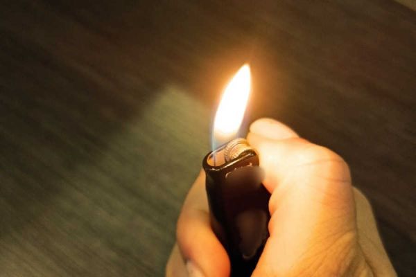 Хакасия: У остановок курить нельзя, у подъездов можно – фото