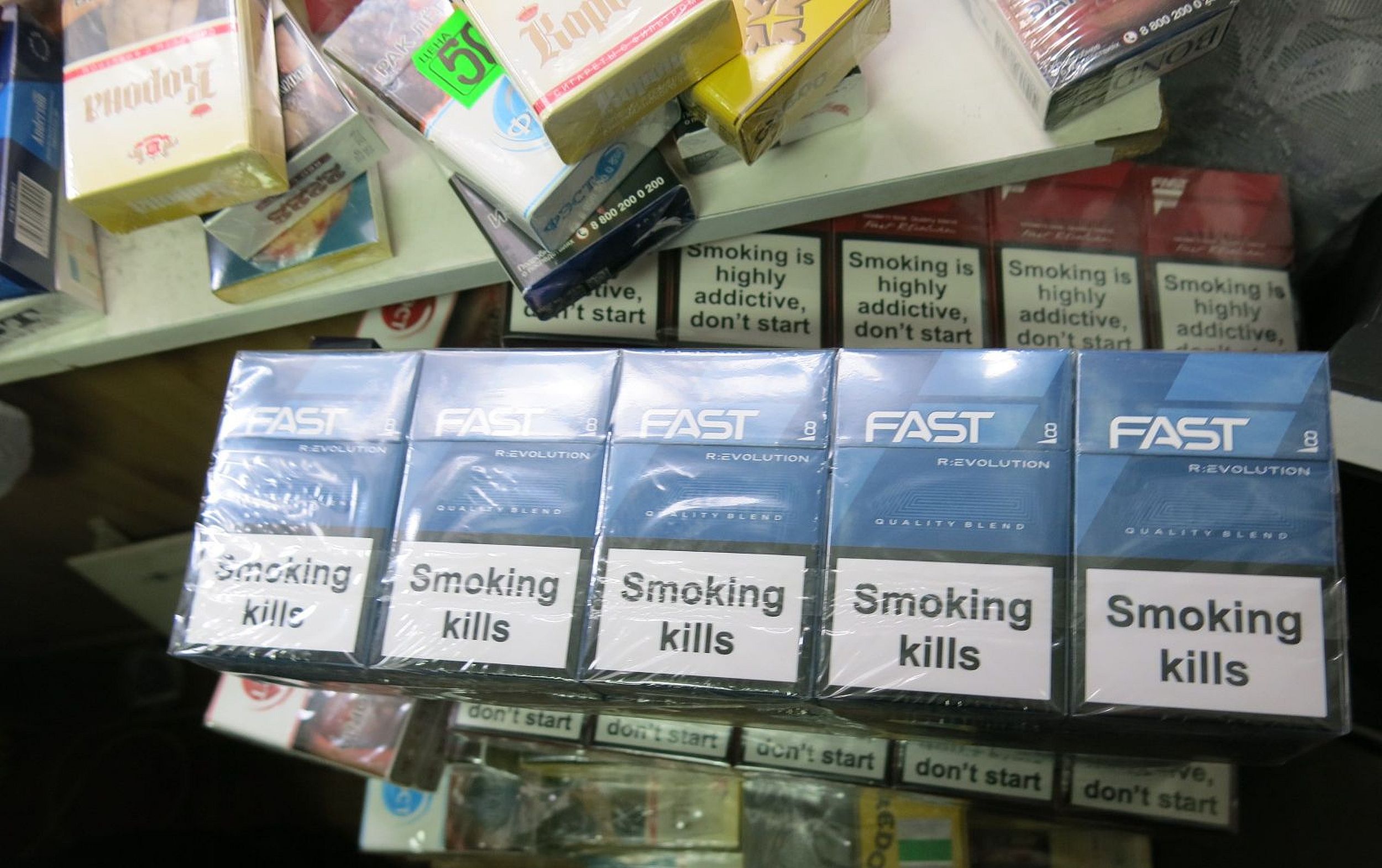 Новосибирские таможенники изъяли из торгового оборота свыше 31,5 тысяч пачек нелегальных сигарет за полгода – фото