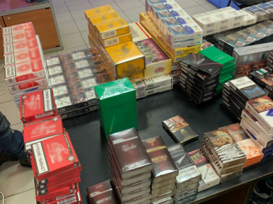 В Орле полицейские изъяли из незаконного оборота свыше 43 тысяч пачек нелегальной табачной продукции – фото