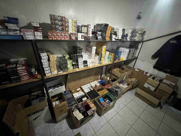 Краснодарский край: Контрафакт на улице Ворошилова – фото