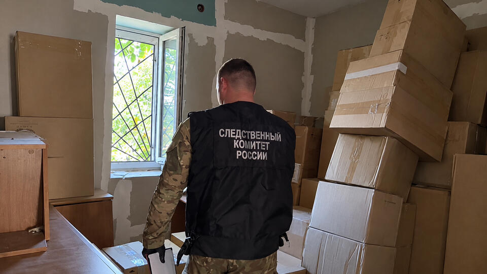 Севастополь: ФСБ изъяла более 100 тысяч пачек контрафакта – фото