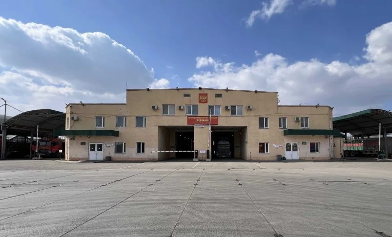 Уссурийск: Автобус из Китая вез 105 тыс сигарет – фото