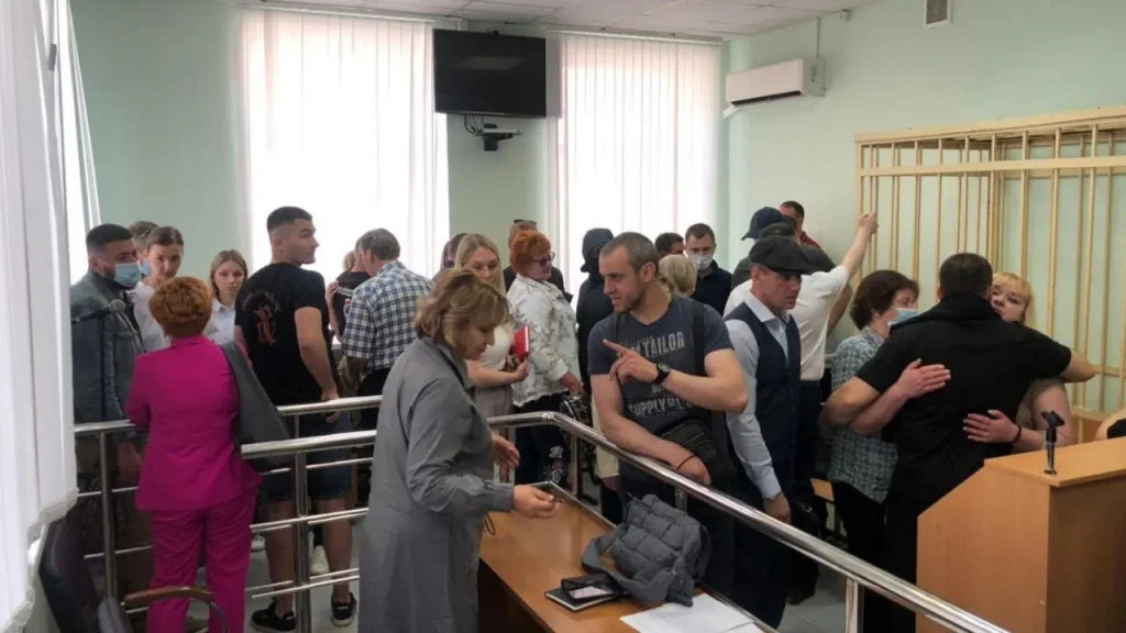 В Брянске осуждены 12 человек за перевозку нелегального табака на 1,9 млрд рублей – фото