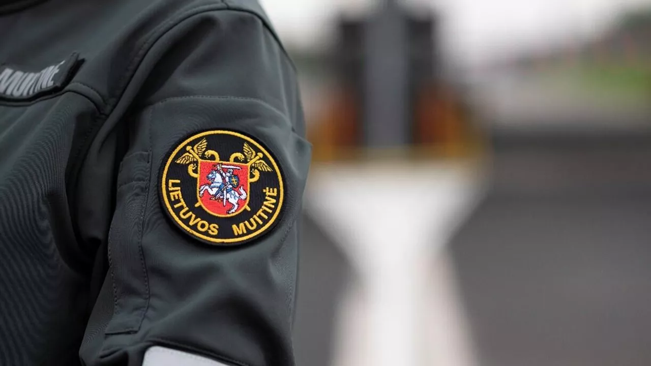 Литва: Таможня за год уничтожила 150 млн сигарет – фото