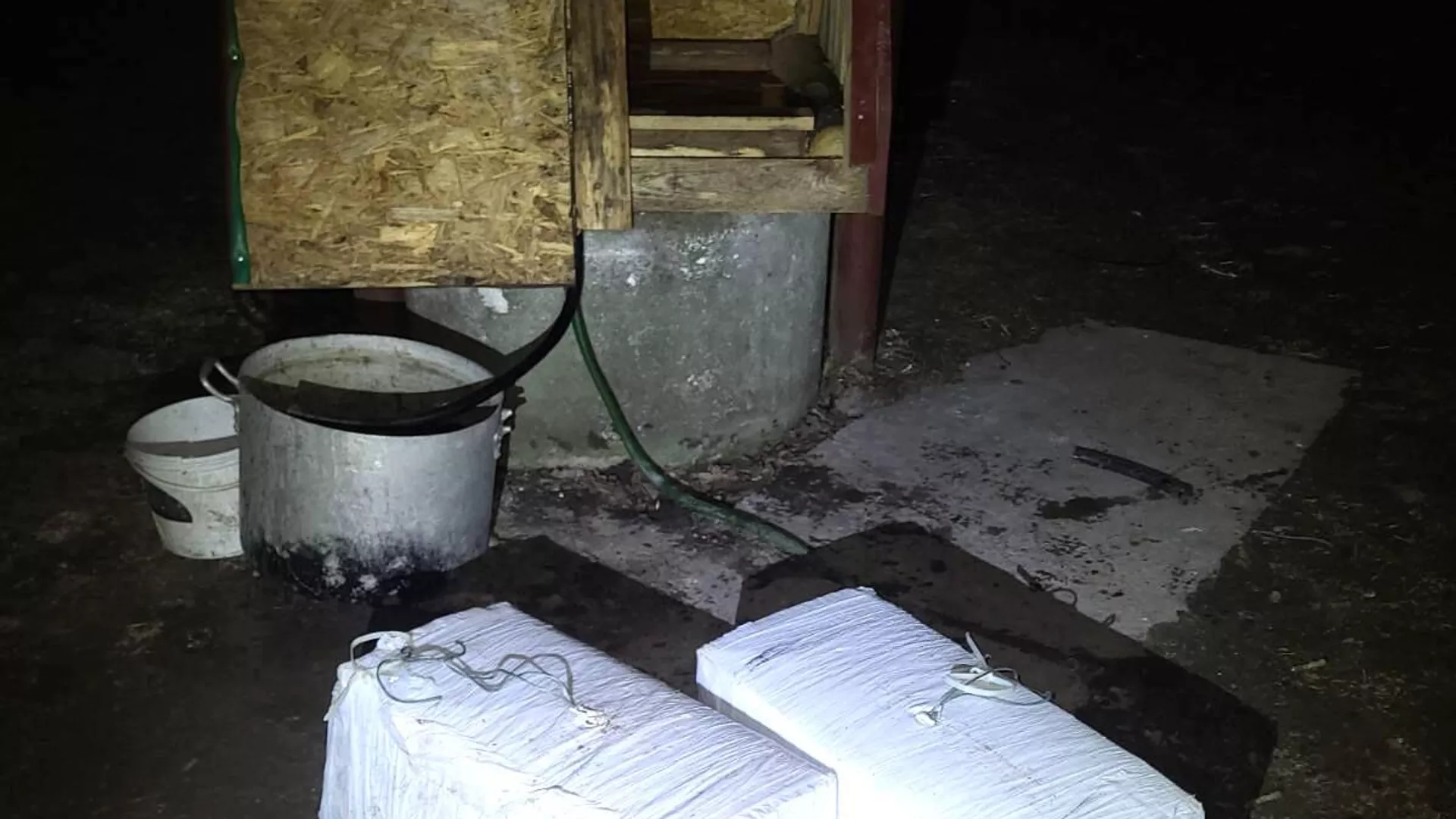 Литва: Беспилотник донес груз до колодца – фото