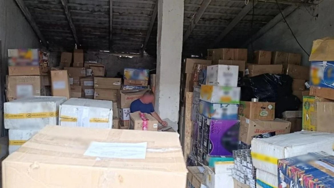 Крым: У безработного нашли нелегальный товар на 31 млн рублей – фото