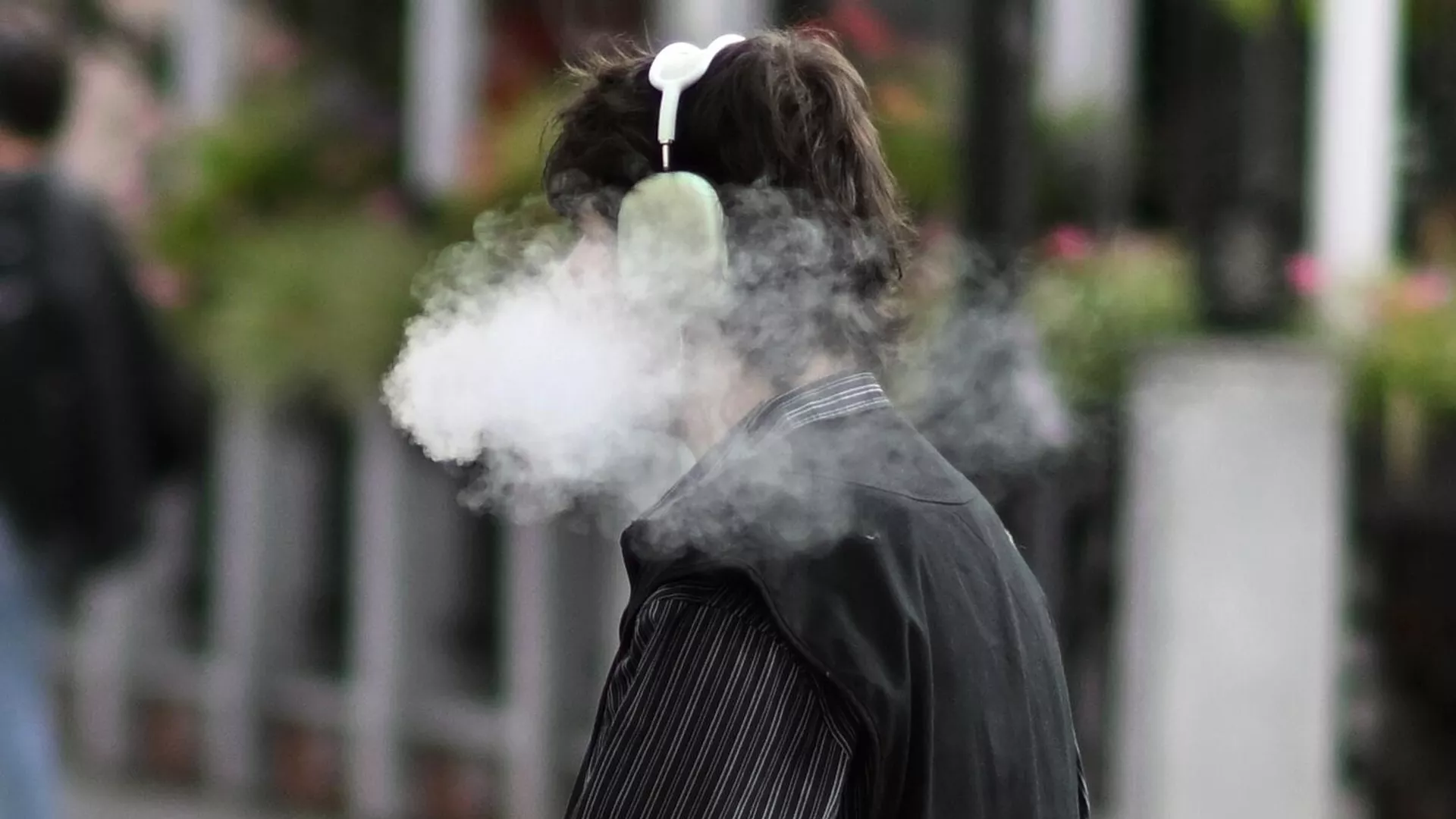 Дмитрий Свищев: «Мы полностью запрещаем в стране всю индустрию вейпов и электронных сигарет. От и до» – фото