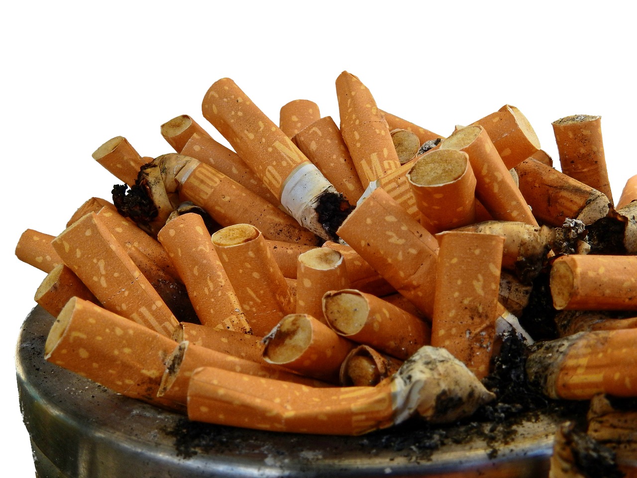 В Нижневартовске за год изъяли 2226 единиц нелегальной табачной продукции – фото