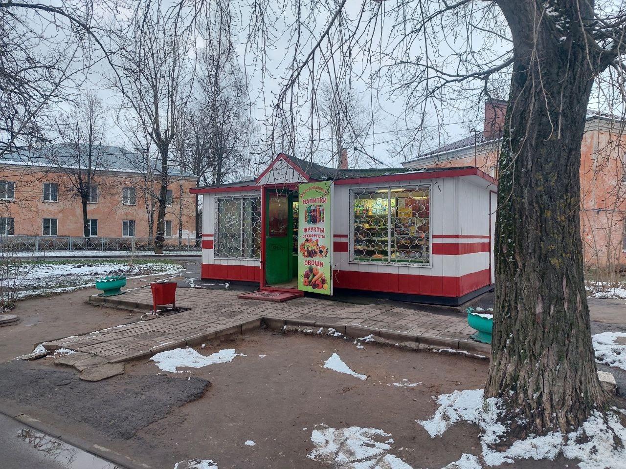 В Великом Новгороде продают контрабандные белорусские сигареты несовершеннолетним – фото