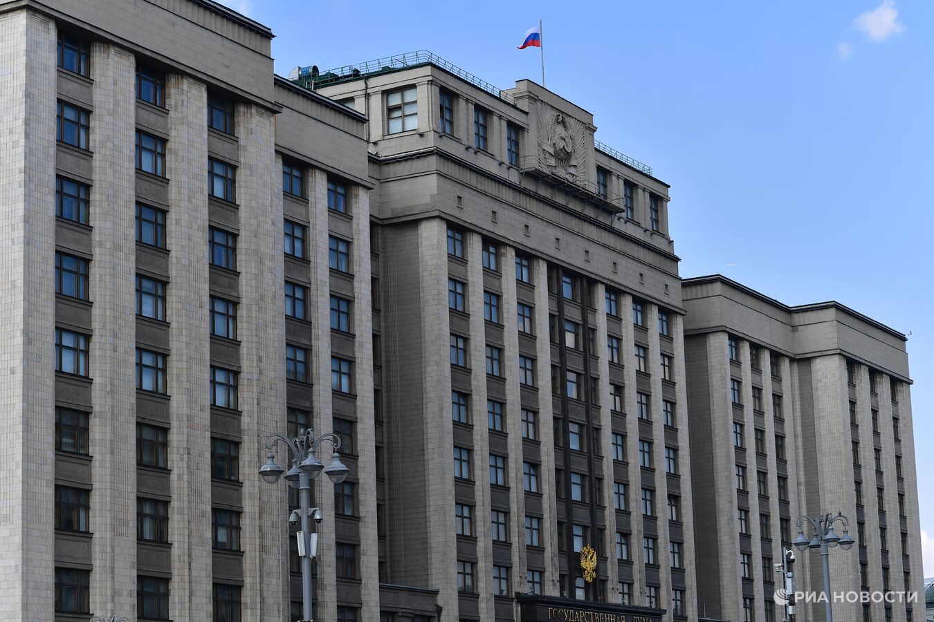 Правительство РФ: До 3 лет лишения свободы за торговлю без лицензии – фото