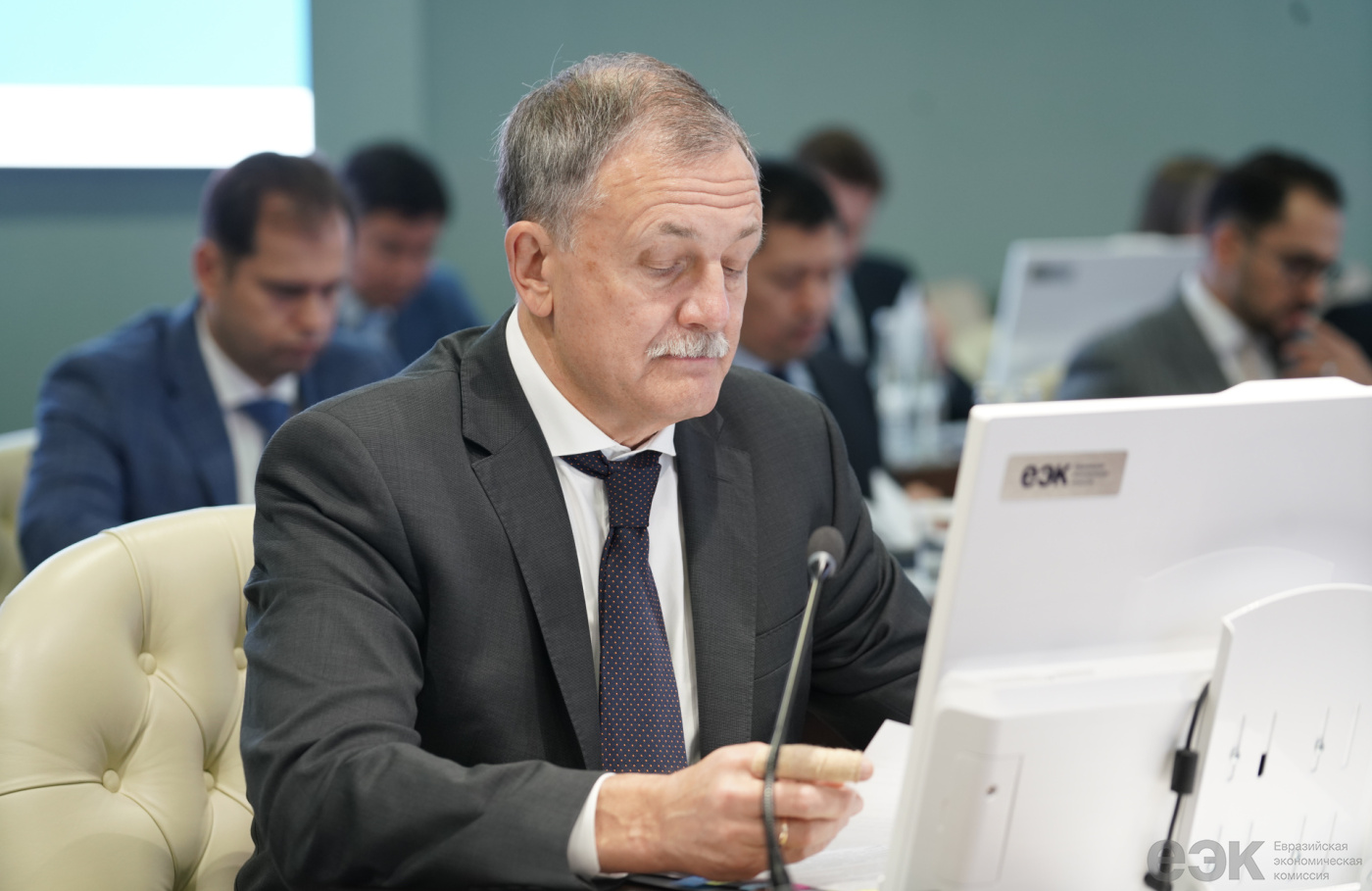 ЕАЭС: Начинается применение навигационных пломб для отслеживания перевозок – фото