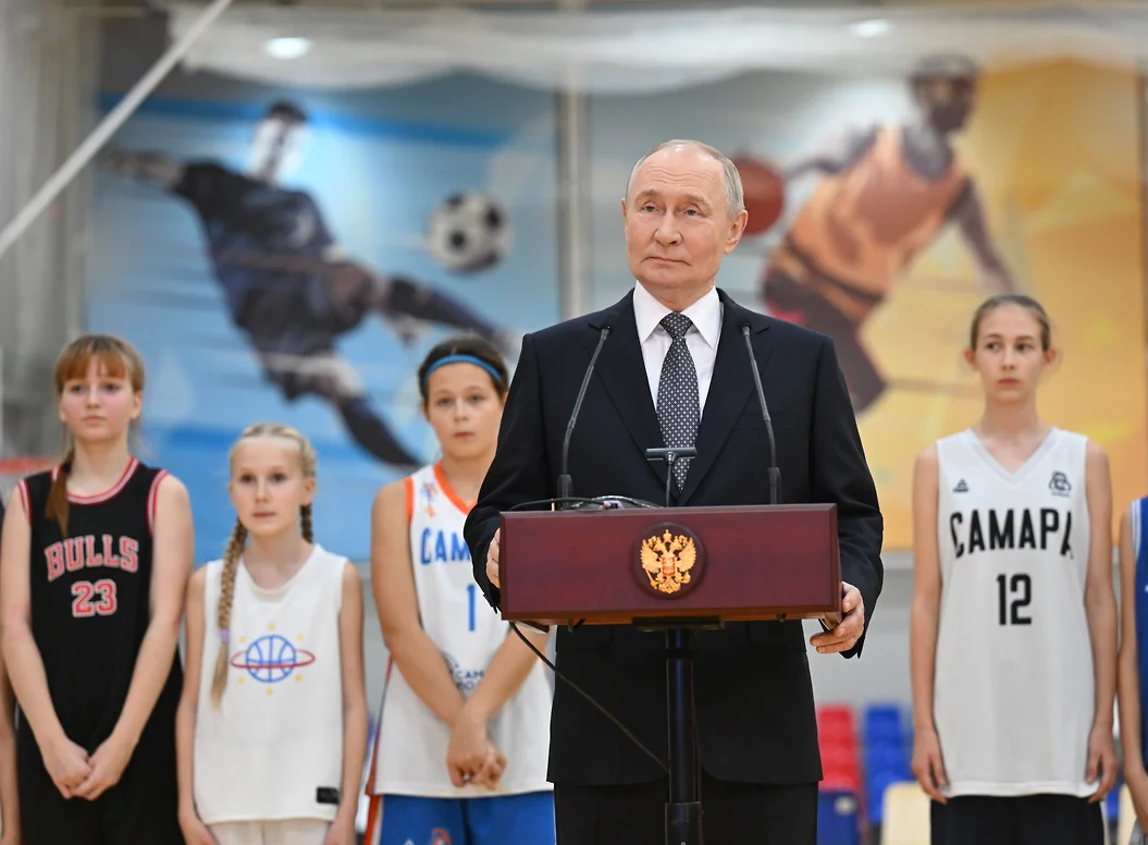 Владимир Путин одобрил идею полного запрета на продажу вейпов – фото