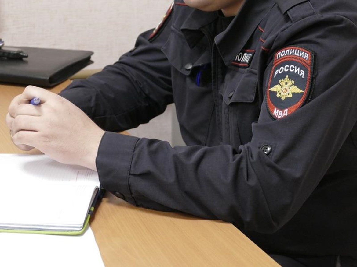 Челябинская полиция выявила партию нелегальных сигарет на сумму около 10 млн руб. – фото