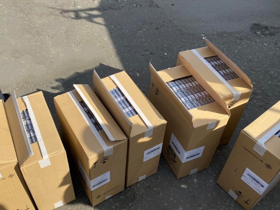 Челябинские полицейские обнаружили склад с нелегальной табачной продукцией на 3 млн рублей – фото