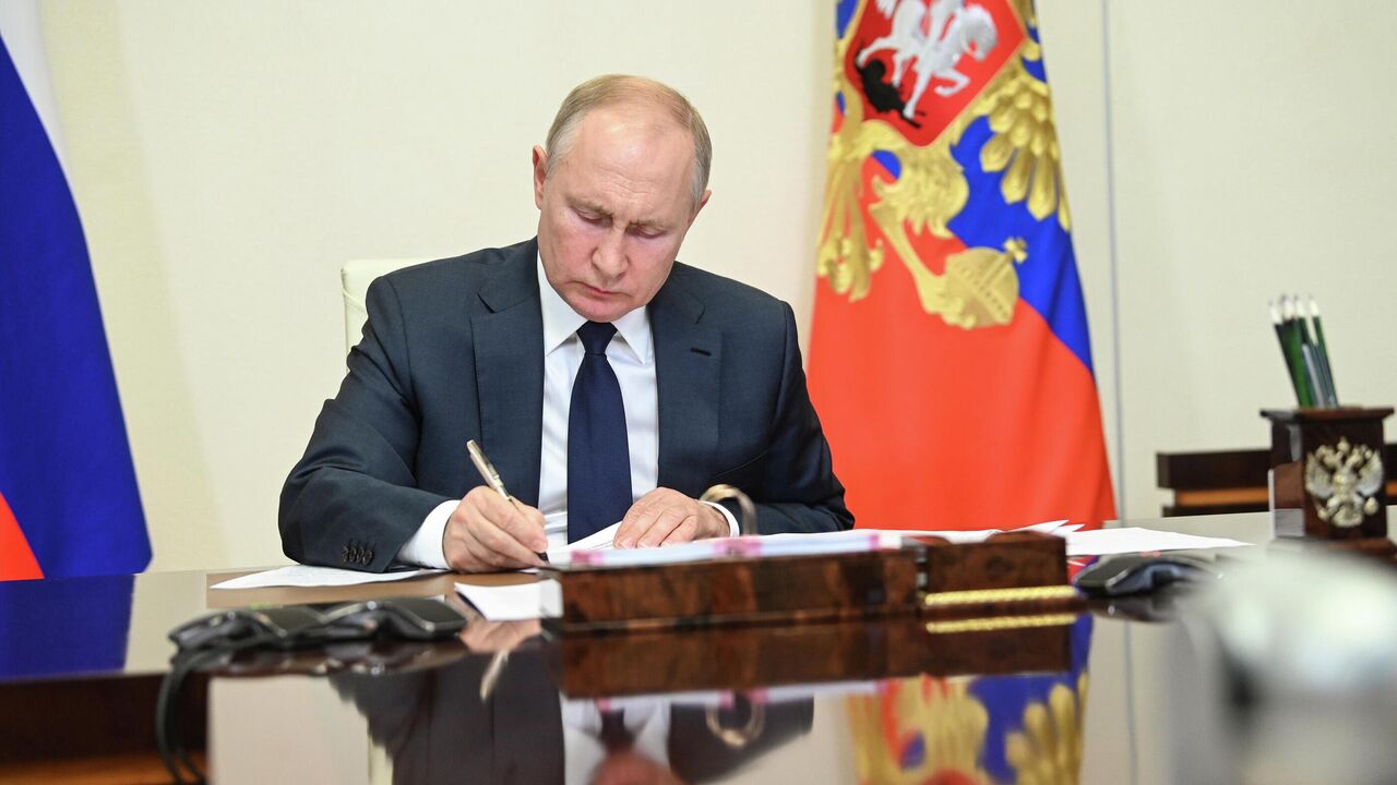 Путин подписал закон об усилении контроля за производством и оборотом табака – фото