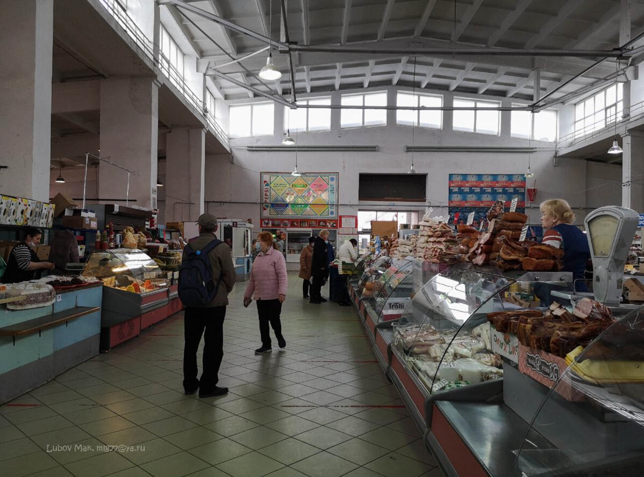 Псковская область: Рынок в Великих Луках остался без контрафакта на 2 млн – фото