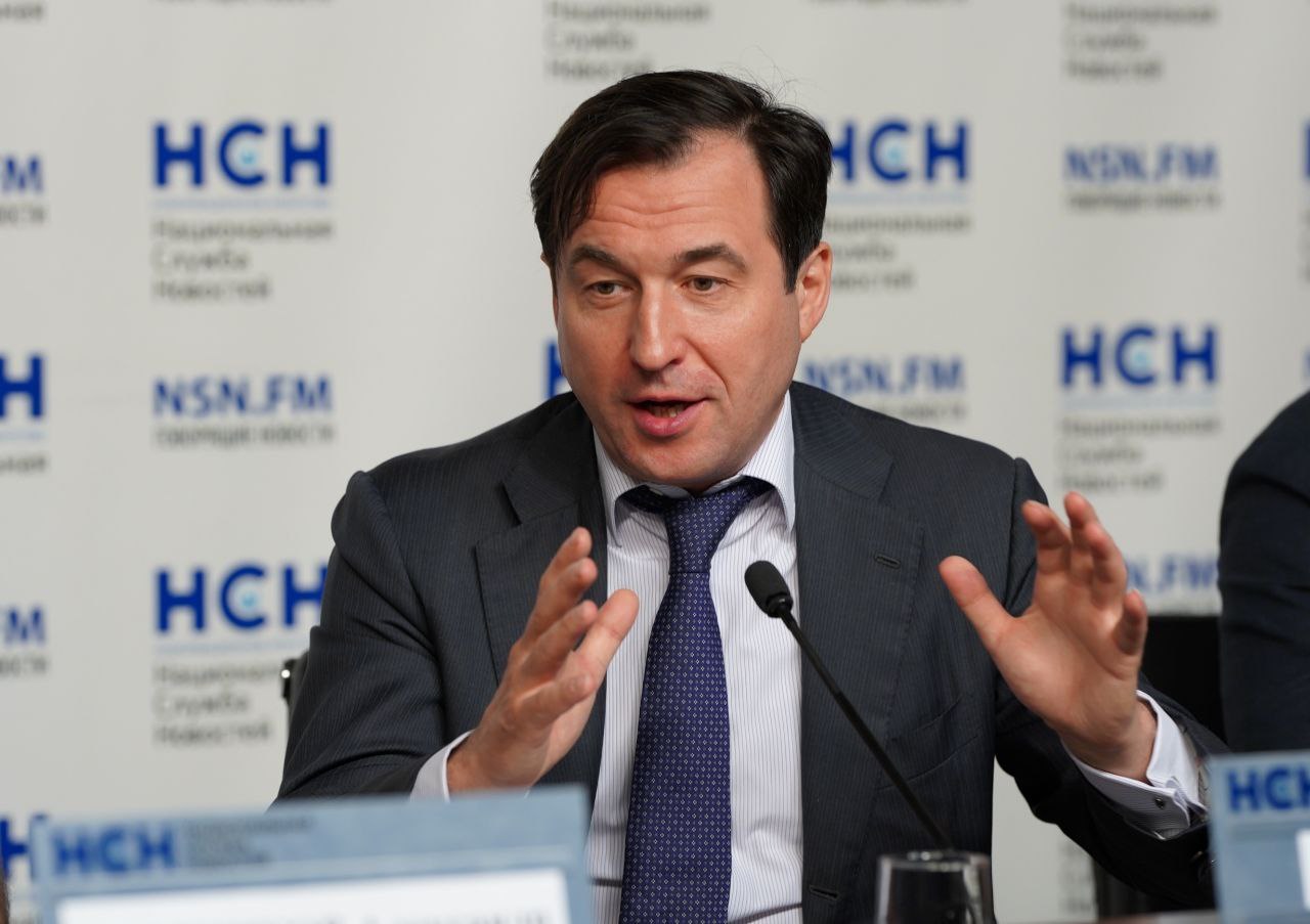 Дмитрий Гусев: «С вейпами надо покончить. Они дают в бюджет всего 11 миллиардов рублей в год» – фото